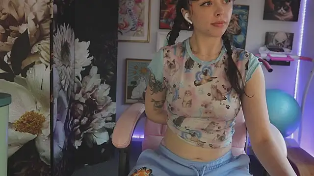 makiyahbelle online show from May 14, 2026, 6:54 am