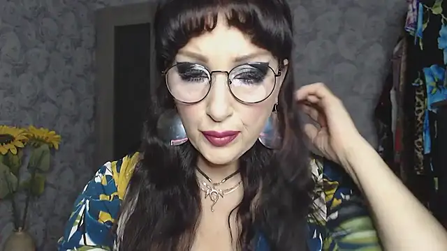 Aziza1 online show from September 17, 2025, 3:36 pm