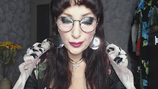 Aziza1 online show from October 16, 2025, 3:31 pm