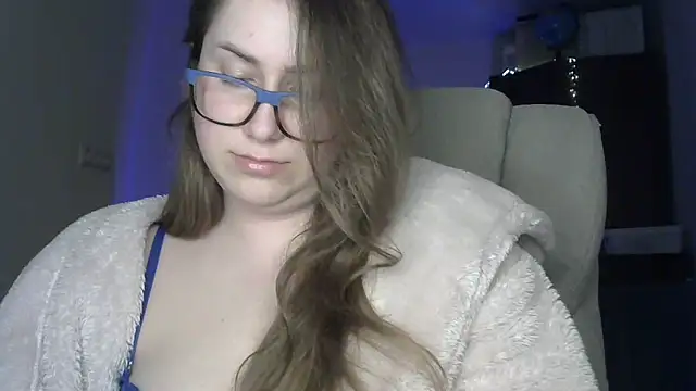 Snapshot of SeasonalSomeone chatting on April 29, 2026, 10:05 pm SeasonalSomeone online show from April 29, 2026, 10:05 pm