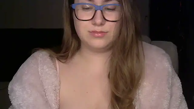 Snapshot of SeasonalSomeone chatting on February 14, 2026, 10:32 pm SeasonalSomeone online show from February 14, 2026, 10:32 pm