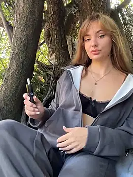 Snapshot of Night_dreams chatting on September 13, 2025, 7:52 am Night dreams online show from September 13, 2025, 7:52 am