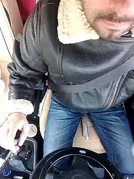 Snapshot of spidrman8 chatting on November 23, 2025, 3:00 pm spidrman8 online show from November 23, 2025, 3:00 pm