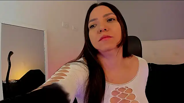 NataliaBuiles online show from February 19, 2026, 11:18 am