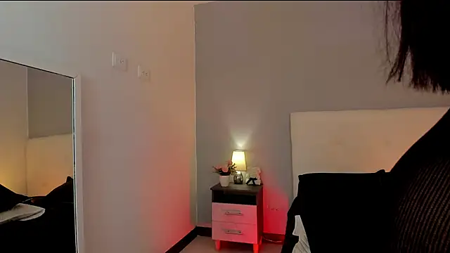 NataliaBuiles online show from March 10, 2026, 11:25 am