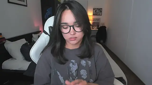 Tiffany Flynn online show from December 22, 2024, 6:48 pm