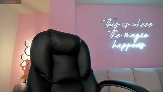 Snapshot of MorganHicks chatting on March 22, 2025, 7:20 pm MorganHicks online show from March 22, 2025, 7:20 pm