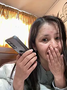 Snapshot of latinfemale chatting on October 1, 2025, 5:50 pm latinfemale online show from October 1, 2025, 5:50 pm