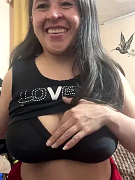 Snapshot of latinfemale chatting on October 26, 2025, 12:00 am latinfemale online show from October 26, 2025, 12:00 am