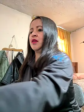 Snapshot of latinfemale chatting on December 18, 2025, 7:07 pm latinfemale online show from December 18, 2025, 7:07 pm