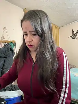 Snapshot of latinfemale chatting on November 16, 2025, 1:10 am latinfemale online show from November 16, 2025, 1:10 am