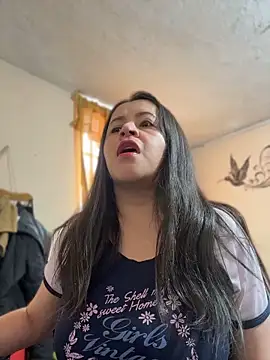 latinfemale online show from April 7, 2026, 9:05 pm