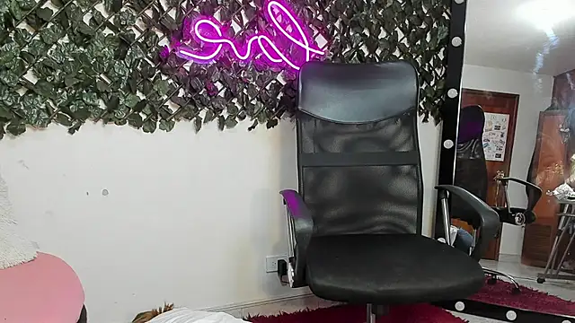 DestinyHills online show from January 19, 2026, 12:09 pm