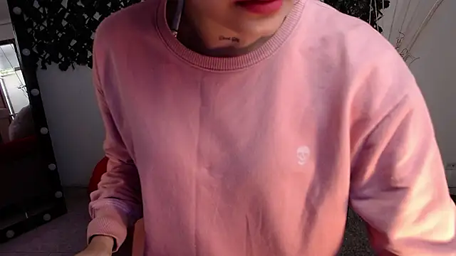 DestinyHills online show from March 21, 2025, 12:39 pm