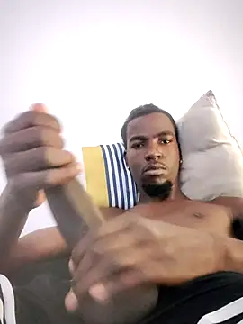 Snapshot of El_tulp3nn chatting on October 18, 2025, 9:39 pm El tulp3nn online show from October 18, 2025, 9:39 pm