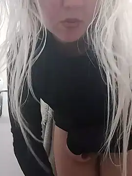 Mllesha74000 online show from February 7, 2025, 1:01 pm