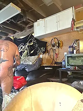 canadacockinme online show from November 6, 2025, 5:39 pm