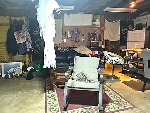 canadacockinme online show from October 6, 2025, 4:35 am