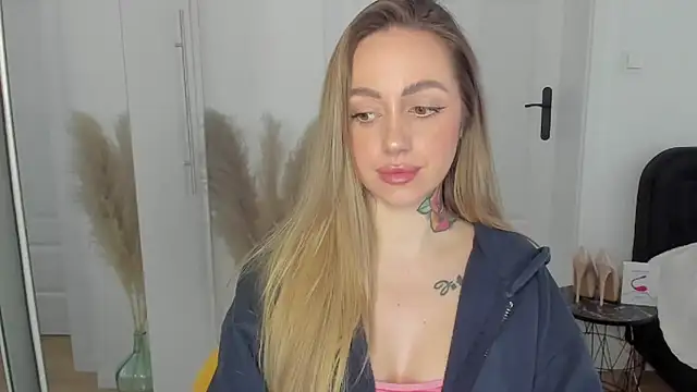 sexyCoralie online show from February 3, 2025, 2:55 pm