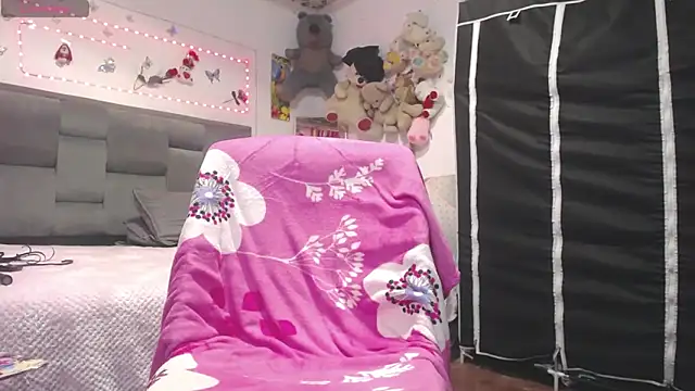 Sharloth milf online show from May 30, 2026, 1:56 am