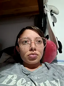 Snapshot of linda-schmidt chatting on February 4, 2026, 1:33 am linda-schmidt online show from February 4, 2026, 1:33 am