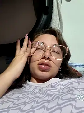 Snapshot of linda-schmidt chatting on February 13, 2026, 3:50 am linda-schmidt online show from February 13, 2026, 3:50 am