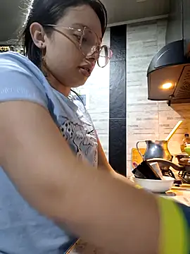 Snapshot of linda-schmidt chatting on January 16, 2026, 4:22 pm linda-schmidt online show from January 16, 2026, 4:22 pm