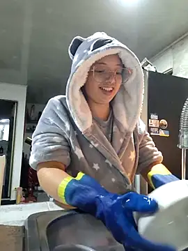 Snapshot of linda-schmidt chatting on February 19, 2026, 2:30 am linda-schmidt online show from February 19, 2026, 2:30 am