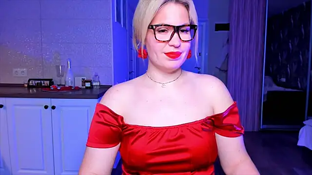 Snapshot of HotTiffani chatting on January 19, 2026, 2:43 pm HotTiffani online show from January 19, 2026, 2:43 pm