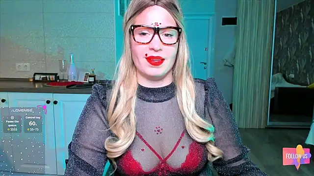 Snapshot of HotTiffani chatting on February 14, 2026, 7:19 am HotTiffani online show from February 14, 2026, 7:19 am