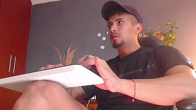 Snapshot of geirge_teacherxx chatting on March 19, 2025, 11:03 pm geirge teacherxx online show from March 19, 2025, 11:03 pm