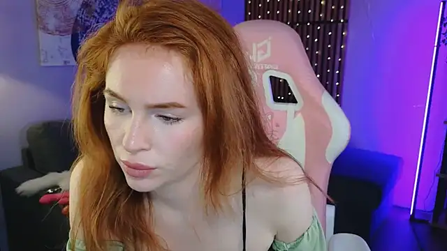 Snapshot of GingerArin chatting on January 21, 2025, 2:37 pm GingerArin online show from January 21, 2025, 2:37 pm