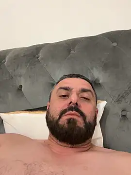 ChiIul11 online show from April 28, 2026, 8:24 pm