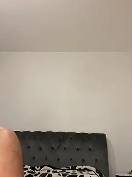 ChiIul11 online show from April 16, 2026, 8:20 pm