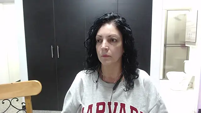 mijal queen online show from October 2, 2025, 2:59 am