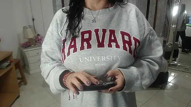 mijal queen online show from February 15, 2025, 2:47 am