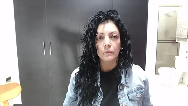 mijal queen online show from November 12, 2025, 3:10 am