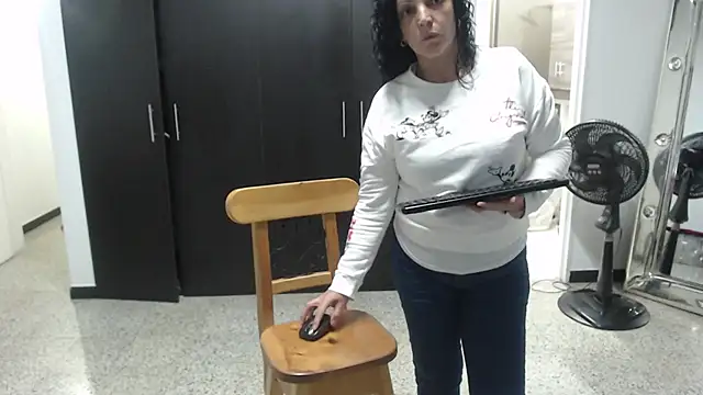 mijal queen online show from March 5, 2025, 2:36 am