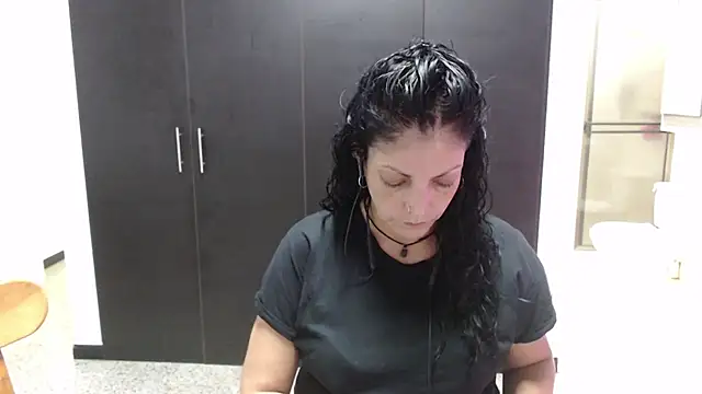 mijal queen online show from October 22, 2025, 3:06 am