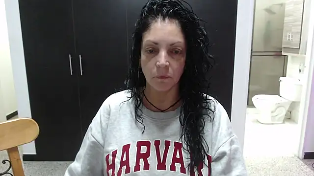 mijal queen online show from November 1, 2025, 2:40 am