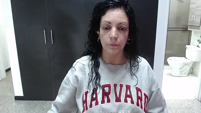 mijal queen online show from November 15, 2025, 3:21 am