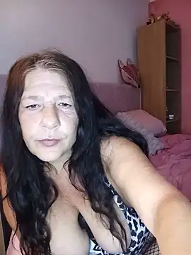 Leanne43 online show from August 1, 2026, 9:24 pm