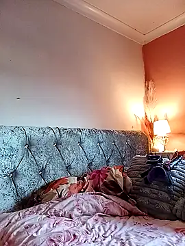 Leanne43 online show from October 24, 2025, 3:11 pm