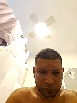 Snapshot of tropikboy chatting on February 1, 2026, 12:36 pm tropikboy online show from February 1, 2026, 12:36 pm