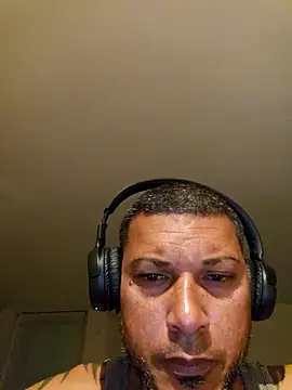 Snapshot of tropikboy chatting on February 3, 2026, 2:21 am tropikboy online show from February 3, 2026, 2:21 am