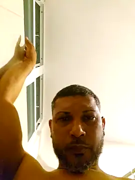 Snapshot of tropikboy chatting on February 13, 2026, 12:43 am tropikboy online show from February 13, 2026, 12:43 am