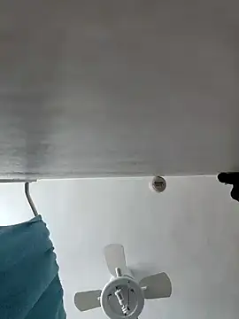 Snapshot of tropikboy chatting on February 22, 2026, 1:13 pm tropikboy online show from February 22, 2026, 1:13 pm