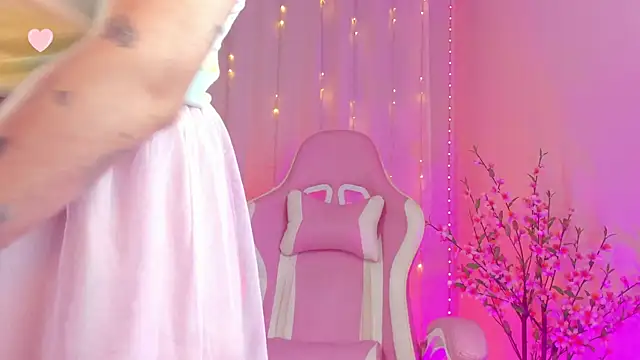 rosseblondee online show from October 27, 2025, 9:16 pm