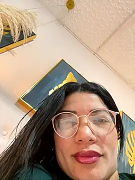 Snapshot of valerie_lya chatting on November 12, 2025, 7:51 pm valerie lya online show from November 12, 2025, 7:51 pm