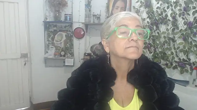 FunnyGrandma online show from March 27, 2026, 10:43 pm